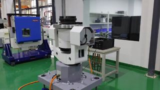 Three-axis electric lifting turntable